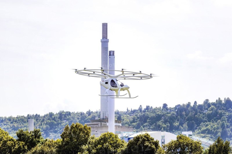 Air taxi at the Mercedes plant, first flight of a Velocopter over a major European city, autonomous aircraft without passenger and without pilot, Untertuerkheim, Stuttgart, Baden-Wuerttemberg, Germany, Europe