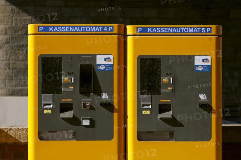 Automatic pay station for parking fees, parking on the Rhine under the Oberkassel Bridge, Duesseldorf, North Rhine-Westphalia, Germany, Europe