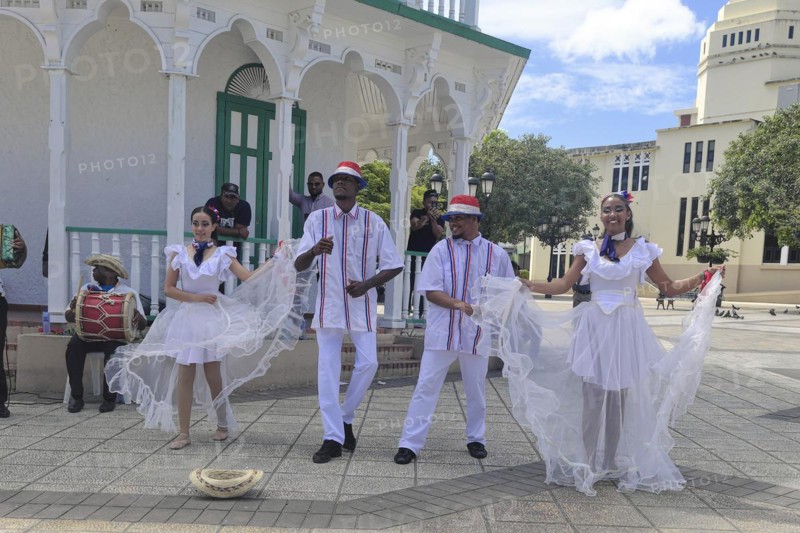 Local dance group for tourists, in the Parque Independenzia in the Centro Historico, Old Town of Puerto Plata, Dominican Republic, Caribbean, Central America