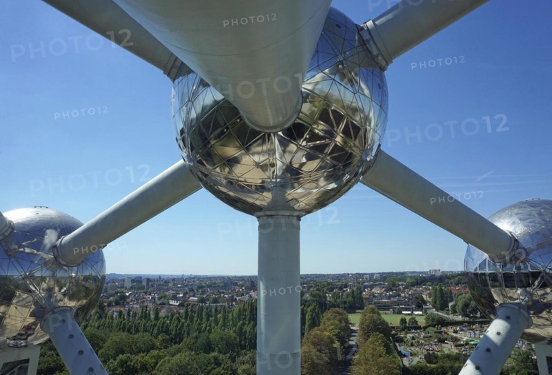 Atomium, iron molecule, stainless steel spheres, World Exhibition 1985, Heysel Plateau, Laeken, Brussels, Belgium, Europe