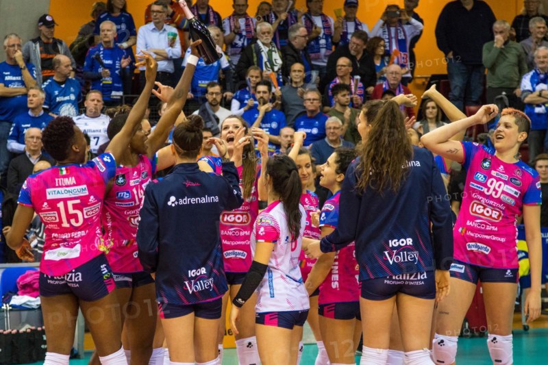 Igor Gorgonzola Novaras team cheers and wins the match 3 to 1