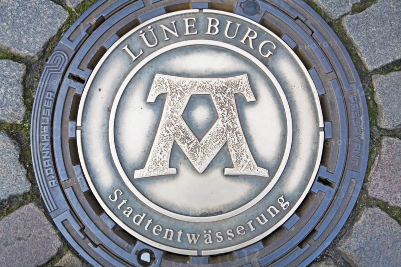 Manhole cover, coat of arms, city drainage, Lueneburg, Lower Saxony, Germany, Europe