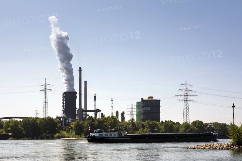 Huettenwerke Krupp Mannesmann, HKM, coking plant steam cloud, Rhine, Duisburg, North Rhine-Westphalia, North Rhine-Westphalia, Germany, Europe