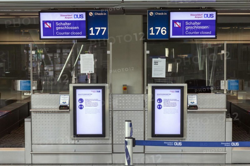 Duesseldorf Airport, DUS, departure hall, terminal, Airport International in lockdown during Corona crisis, hardly any travel and only few departure connections due to travel restrictions, Duesseldorf, North Rhine-Westphalia, Germany, Europe