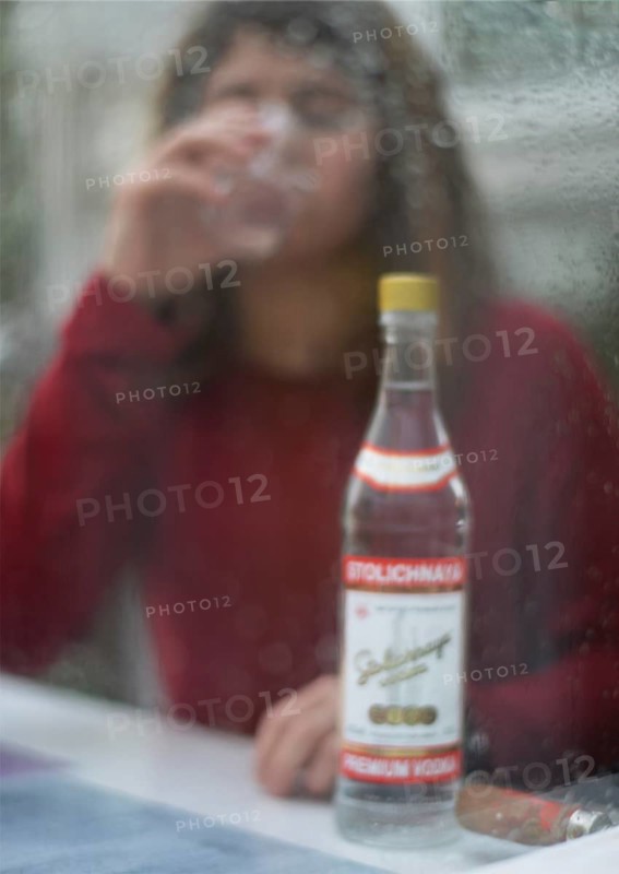 An 11-year-old girl stands as a model. Symbol photo alcoholism, Germany, Europe