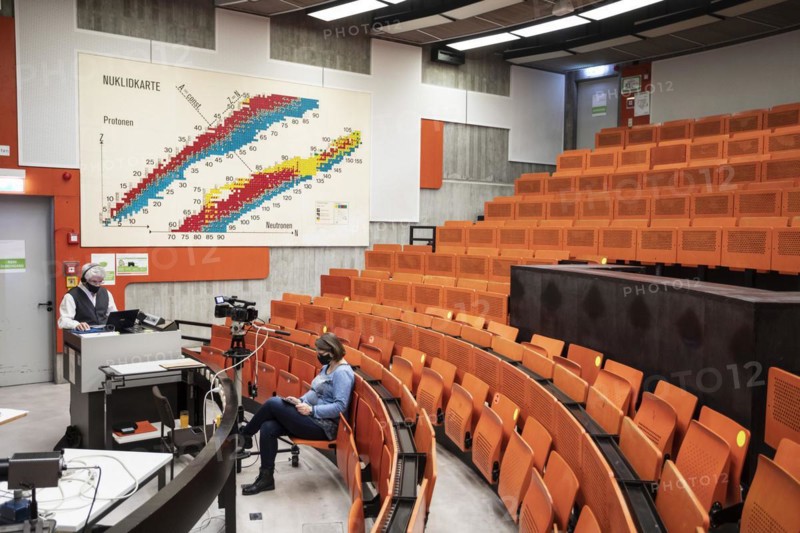 Physics Online Lecture, Dortmund University of Technology, Professor, Lecture Hall, Basic Studies, TU, Studies, Campus, Dortmund, North Rhine-Westphalia, Germany, Europe
