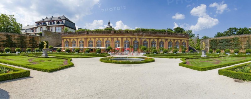 Weilburg Renaissance Castle, built 1533, 1572, lower orangery with fruit espaliers, Weilburg an der Lahn, Hesse, Germany, Europe
