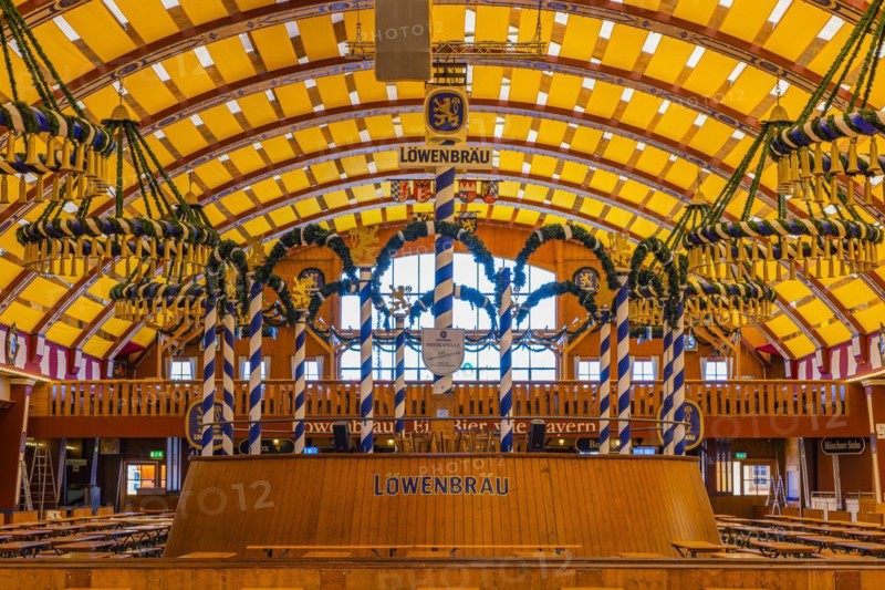 Wiesnaufbau, Loewenbraeufestzelt, Oktoberfest, Theresienwiese, Munich, Upper Bavaria, Bavaria, Germany, Europe