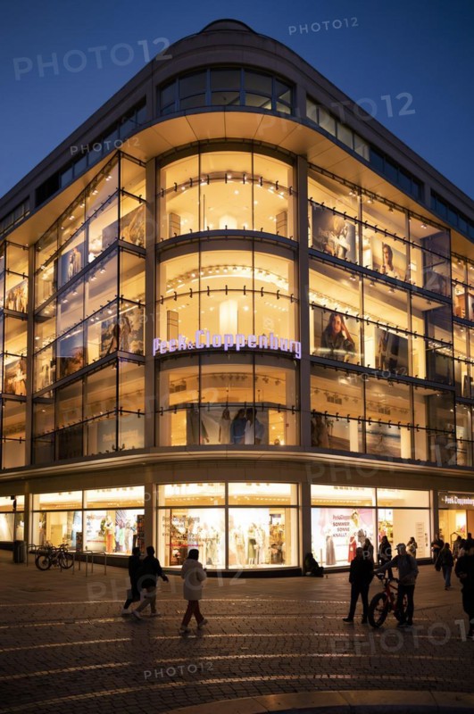 Peek & Cloppenburg, department stores' chain, Koenigsstrasse, Stuttgart, Baden-Wuerttemberg, Germany, Europe