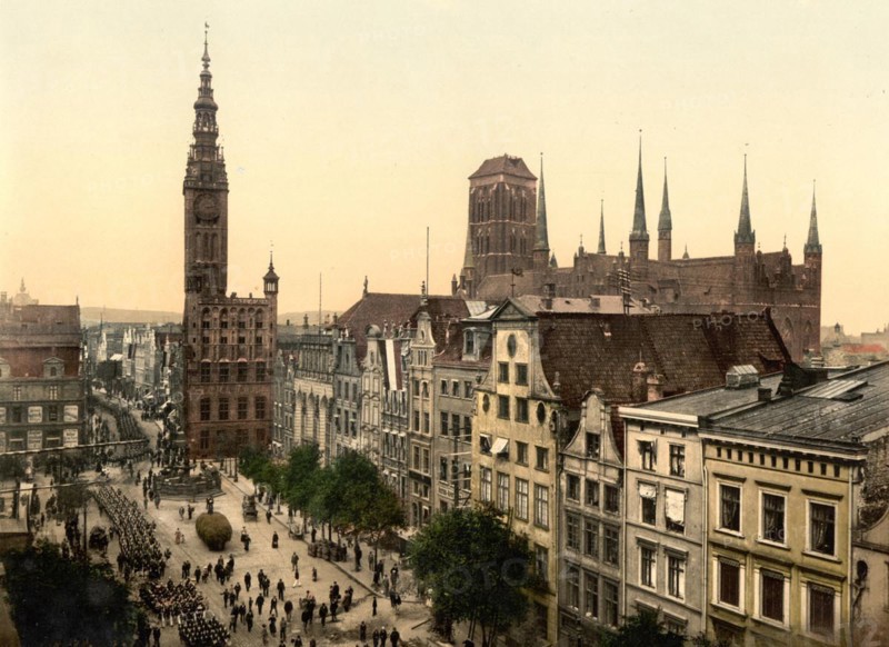 Langer Mrkt and courthouse in Gdansk