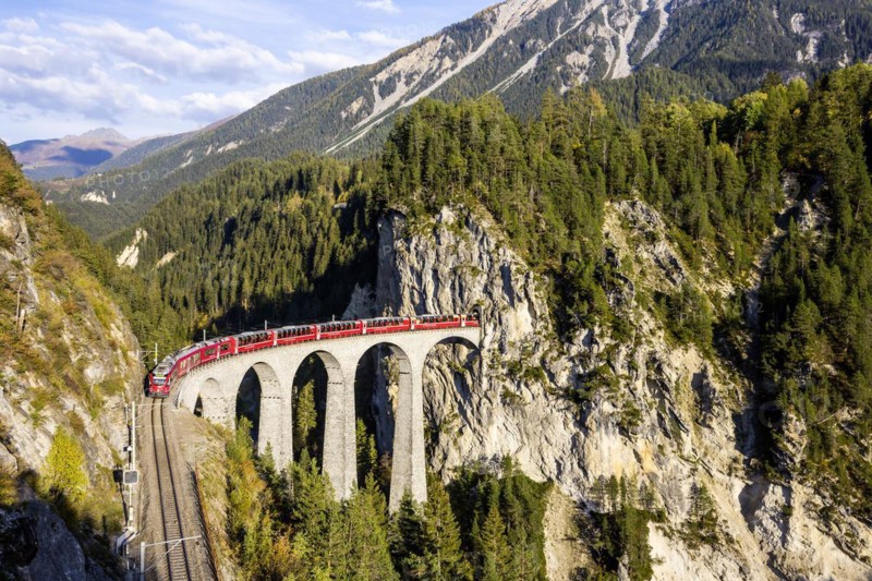 Landwasser Viaduct with train and locomotive