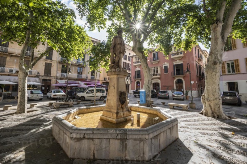 Statue of Jaume Ferrer