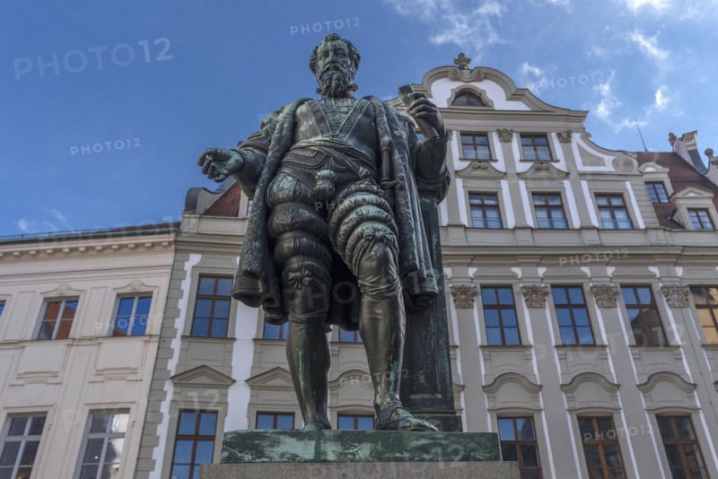 Monument to the merchant Hans Jakob Fugger