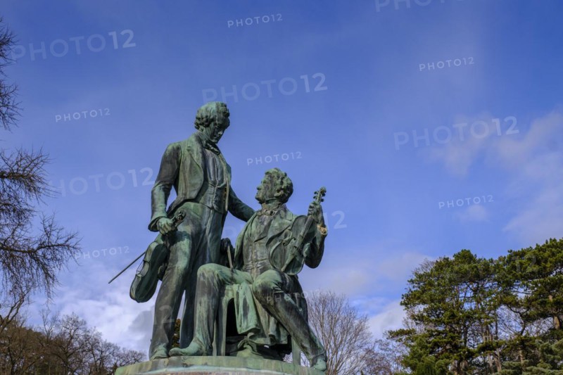 Lanner-Strauss Monument