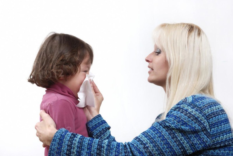 Mother snuffing his daughter