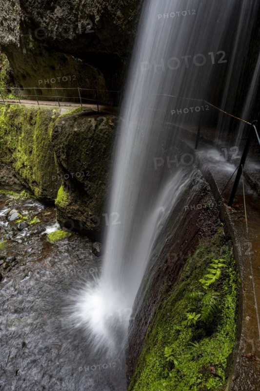 Nova waterfall and Moinho in a gorge