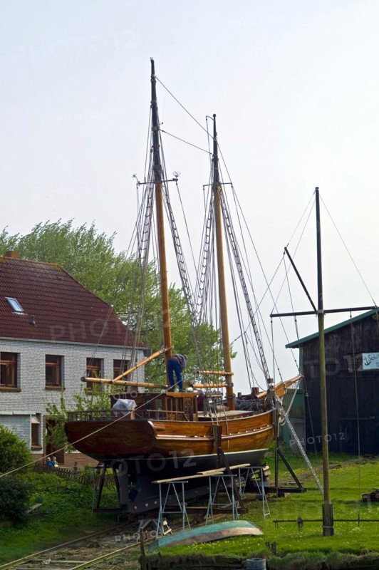 Sailing ship in a small shipyard in Toenning
