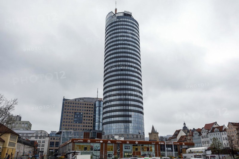 Jentower and shopping centre
