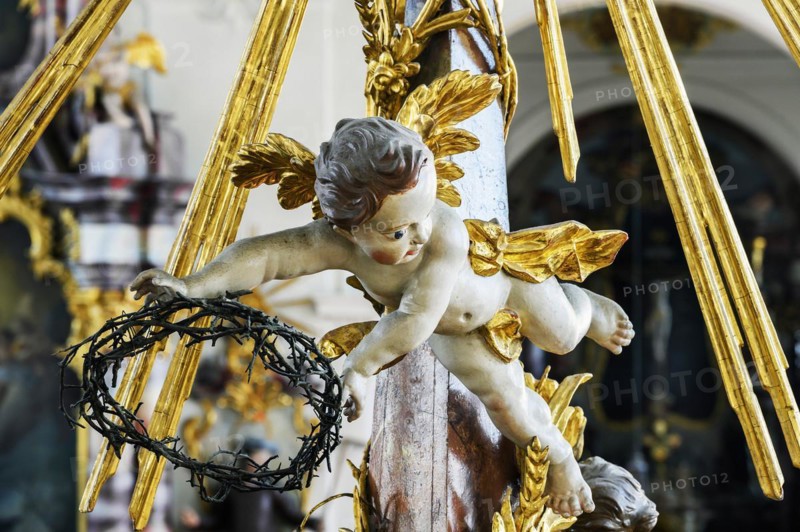 Angel with crown of thorns