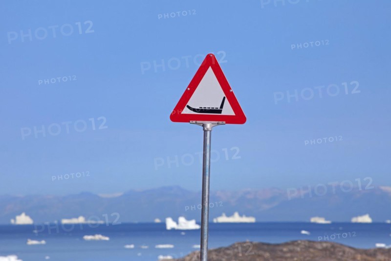 Warning sign for sledge dogs
