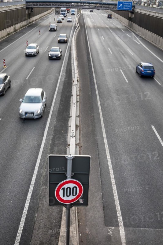 Permitted speed limit 100 kmh on the A59 urban motorway