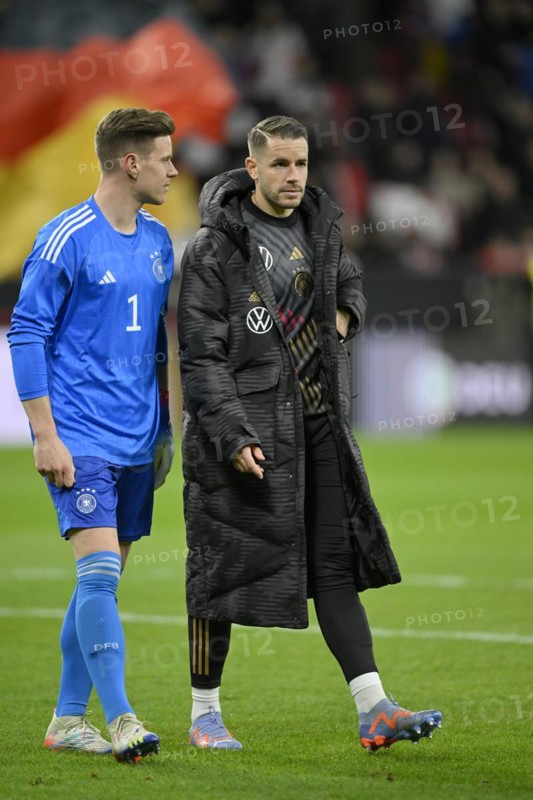 After the match: Players thank fans Audience