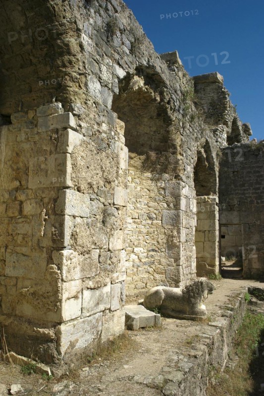 Bathhouse with lions