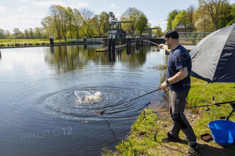 Angler at the Giselau Canal caught a bream