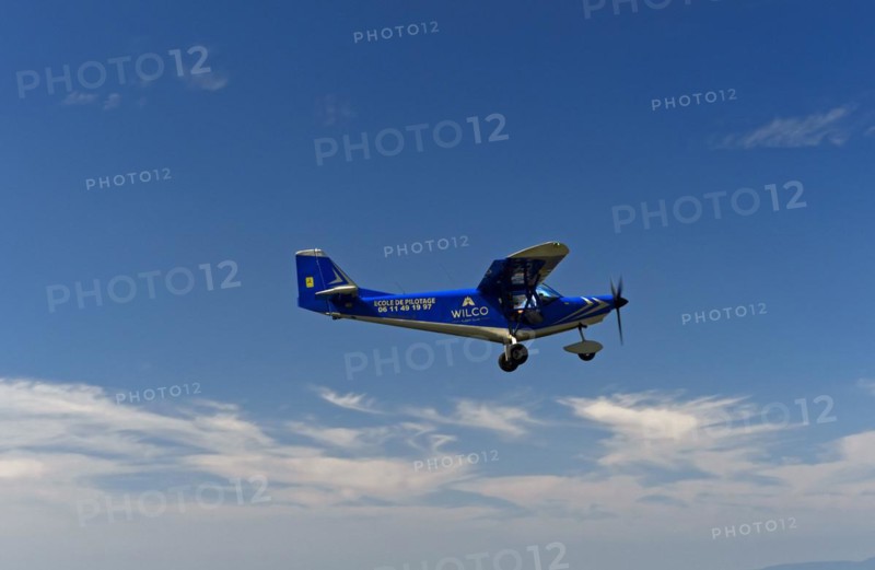 Microlight aircraft Savannah S of the WILCO Flying Club in the air