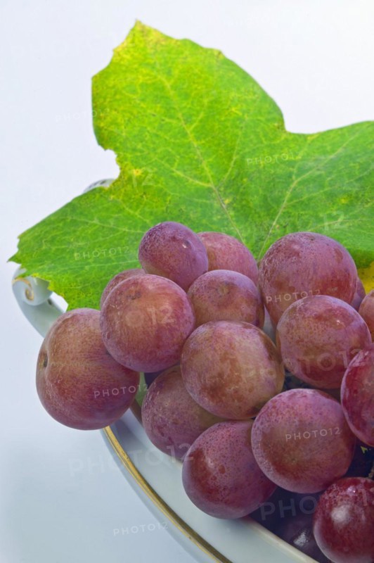 Grapes in an old porcelain bowl