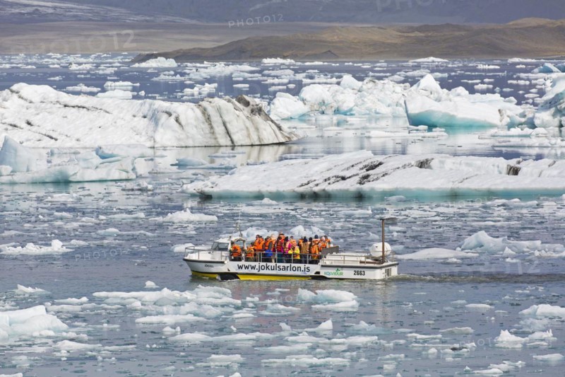Tourists on amphibian boat tour at Joekulsarlon