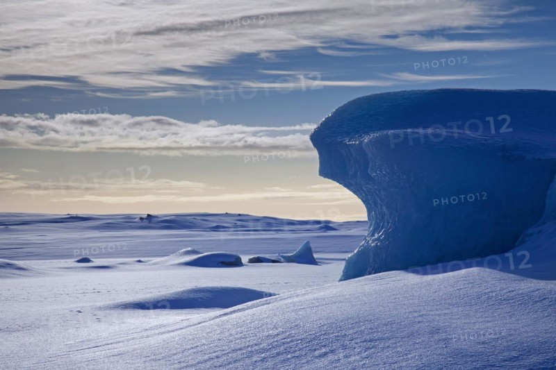 Ice formations in the Fjallsarlon Glacier Lagoon