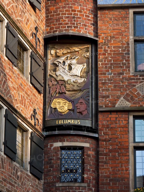 The Glockenspiel in Boettcherstrasse