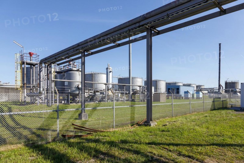 Brunsbuettel tank farm of the Heide refinery