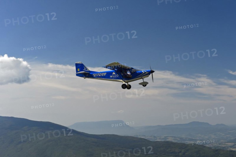 Microlight aircraft Savannah S of the WILCO Flying Club in the air