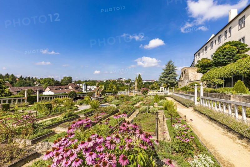 Pomeranzengarten and Leonberg Castle in Summer
