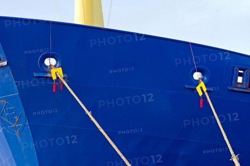 Rat plates and ropes on a ships bow