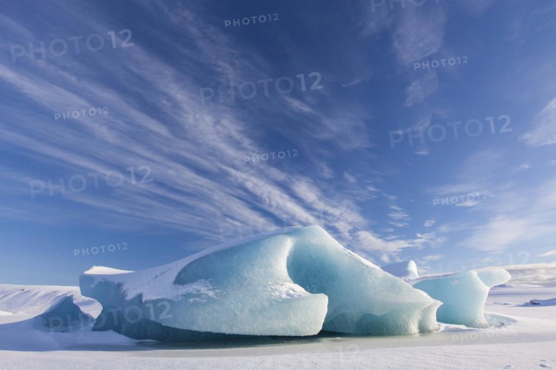 Ice formations in the Fjallsarlon Glacier Lagoon