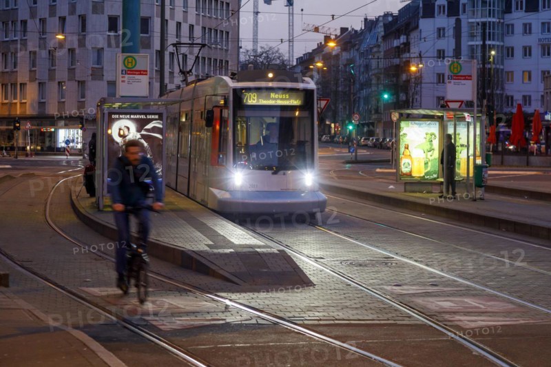Worringer Platz tram stops