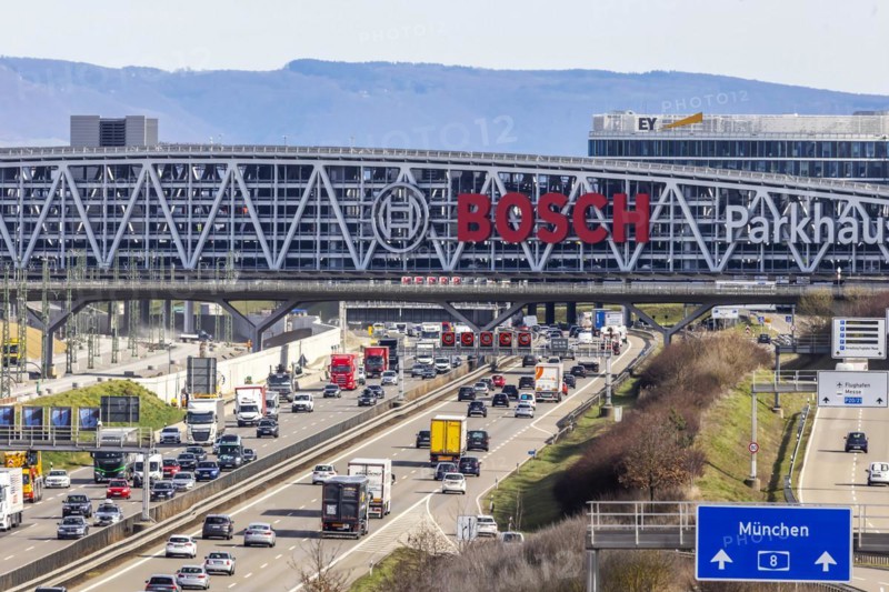 A8 motorway at the airport