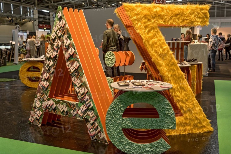 Plastic letters
