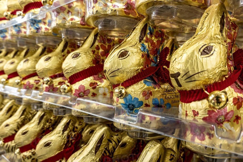 Many chocolate Easter bunnies