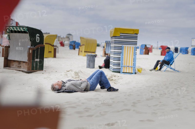 Topic: Resting. Midday nap on the beach of Borkum.