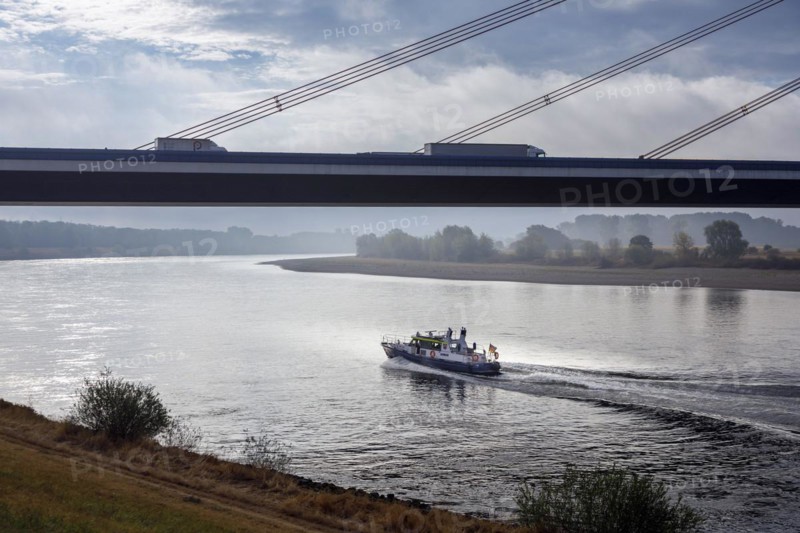 Police boat of the Rhine water police at Fleher Bridge