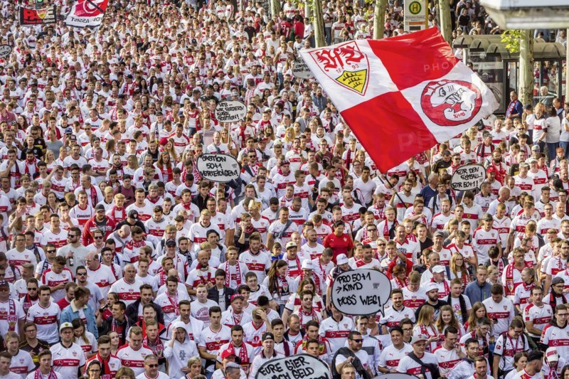Fans of VfB Stuttgart on their way to the stadium