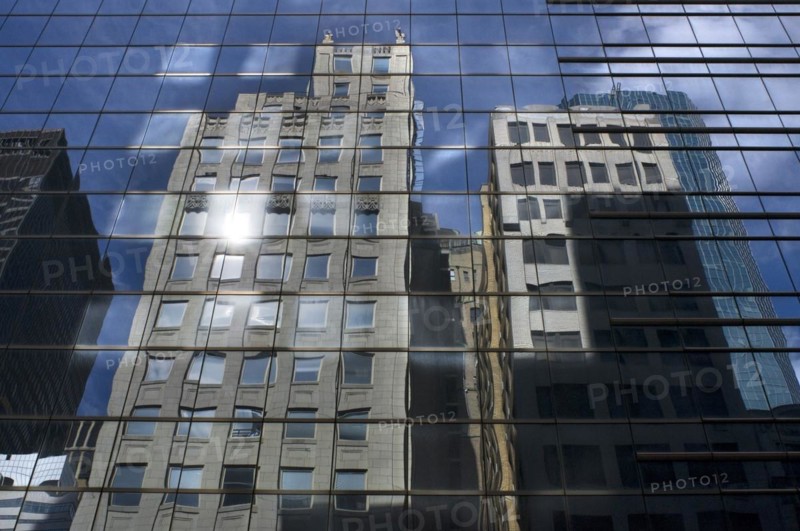 Spiegelung im Gebaeude des Lever House