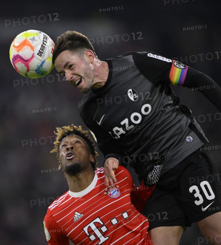Header duel duel action Christian Guenter