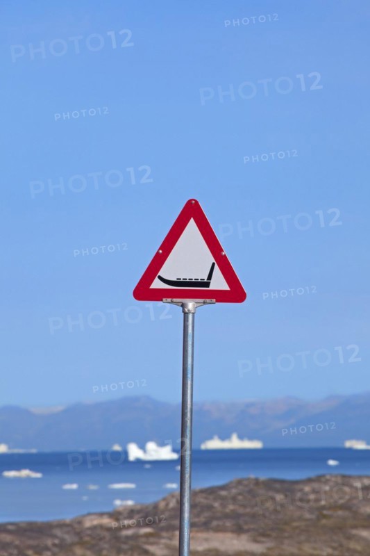 Warning sign for sledge dogs
