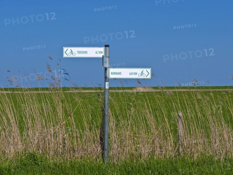 Signposts for cyclists in Butjadingen