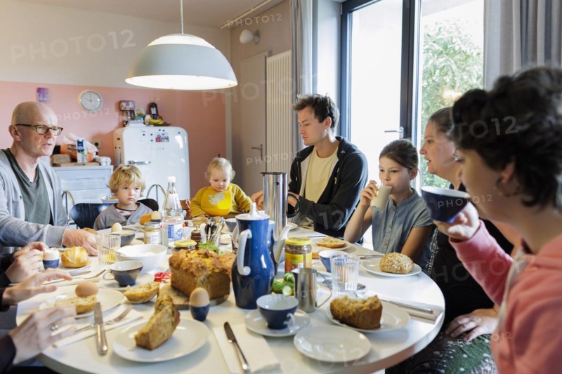 Family at breakfast